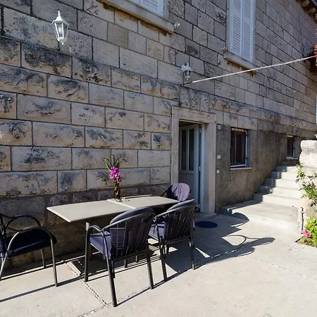 Apartment Mirna
