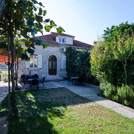 Apartment Mirna *