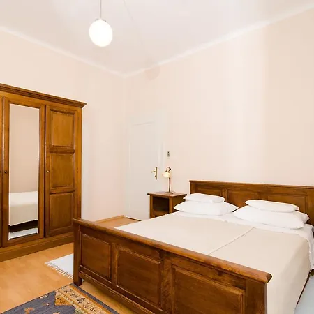 Mirna Apartment *